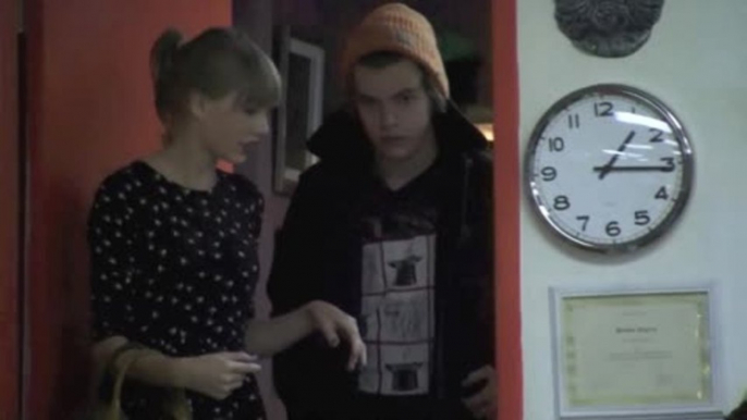 Harry Styles Disses Taylor Swift in Concert