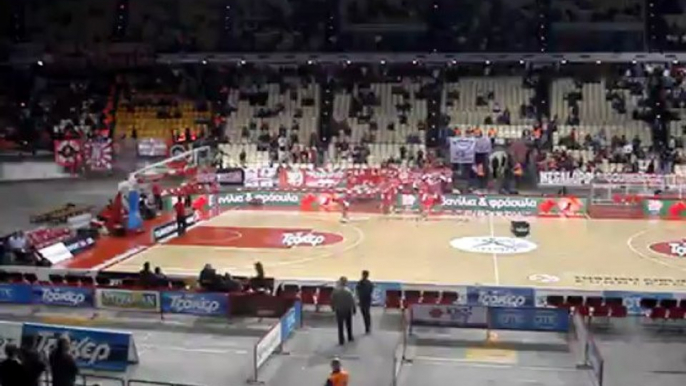 Olympiakos - Efes 67-62 (1st game of playoffs)