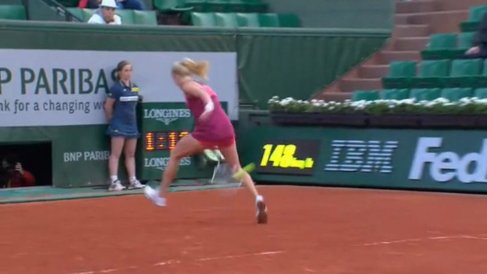 Passing entre les jambes à Roland Garros de Agnieszka Radwanska