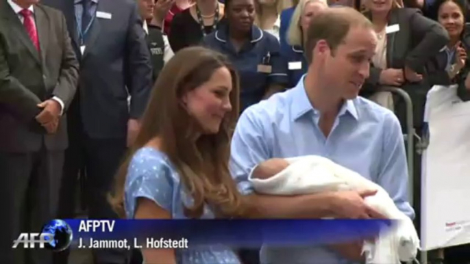 First glimpse of Britain's newborn baby prince