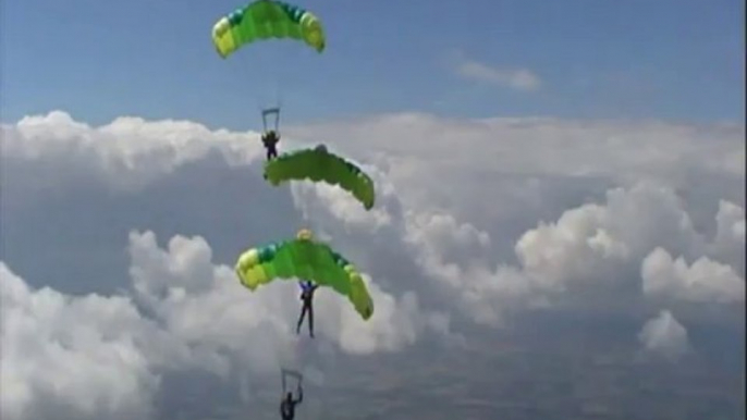 PARACHUTISME - CHAMPIONNATS DE FRANCE VICHY 2013 – VC4 « Besançon Franche Comté Saut3»- 9aout13