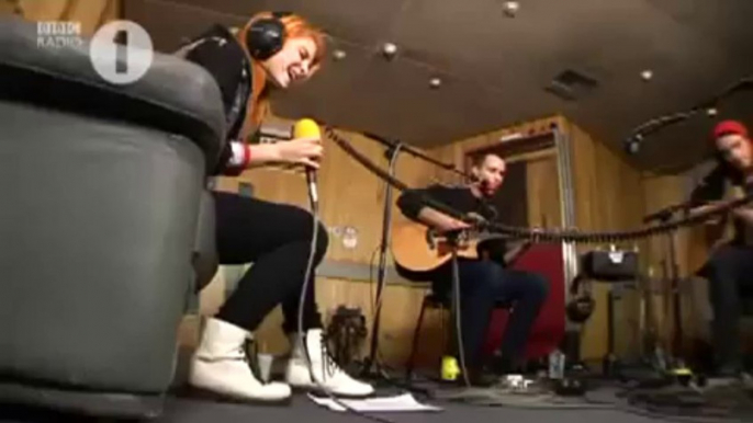 Paramore - Use Somebody (acoustic) (Cover Kings Of Leons) BBC Radio 1 Live Lounge