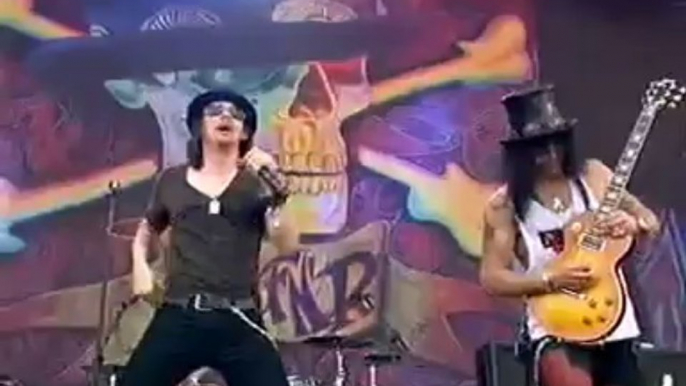 Slash Sweet Child O Mine Glastonbury 2010