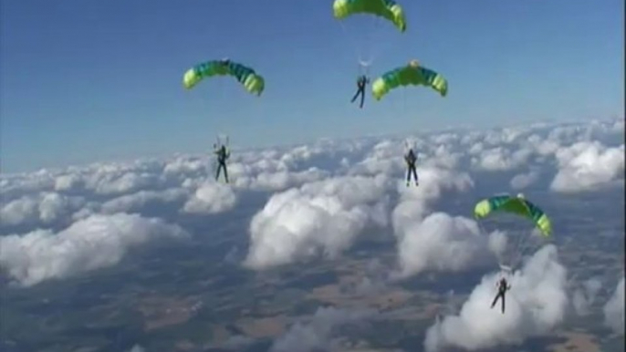 PARACHUTISME - CHAMPIONNATS DE FRANCE VICHY 2013 – VC4 « Besançon Franche Comté Saut 6»- 10aout13