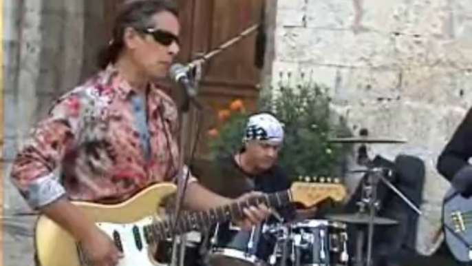 Apéro concert Salernes LE GROUPE COSIMO BLUES vendredi 16 août 2013 http://cosimoblues.com/ Salernes dans le var Provence Alpes Côte d'Azur