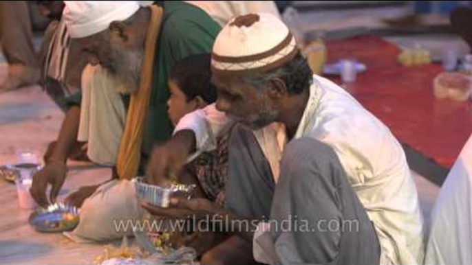 Iftar at the Dargah of Hazrat Nizamuddin Auliya