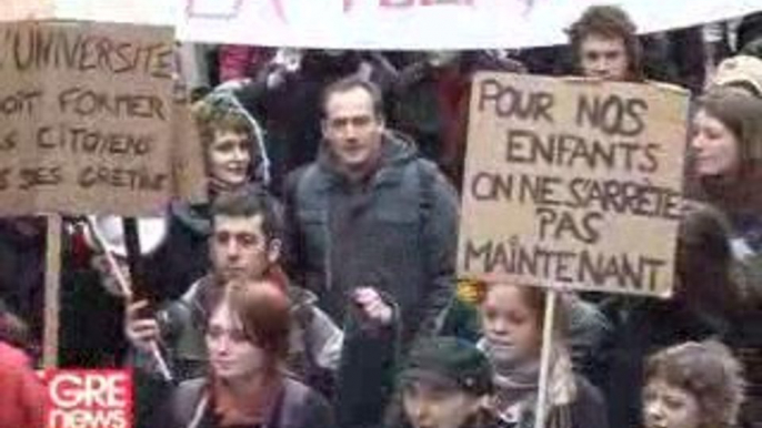 Manif à Grenoble : étudiants, enseignants chercheurs