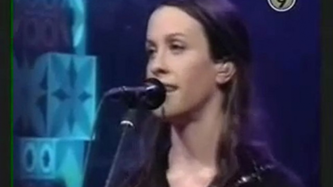 ALANIS MORISSETTE - IRONIC (live Toronto 1998)