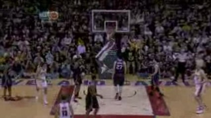 NBA Delonte West throws a wonderful alley-oop pass to LeBron