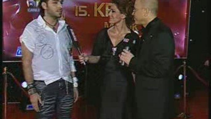 İsmail-YK Kral Tv 2009 Video Müzik Ödülleri Kırmızı Halı Kon