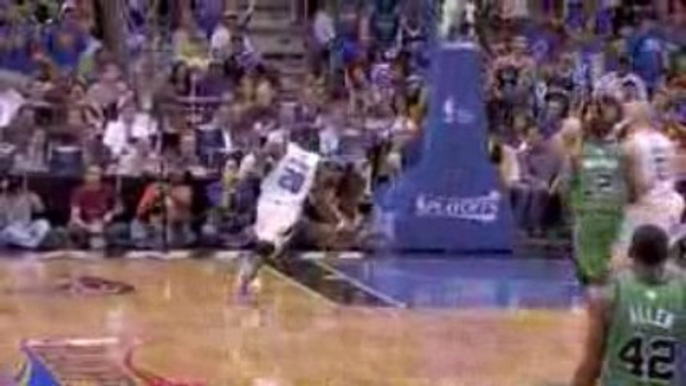 NBA Mickael Pietrus picks up the loose ball and hammers a wi
