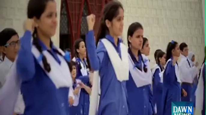 Children performs national anthem at Mazar-E-Quaid