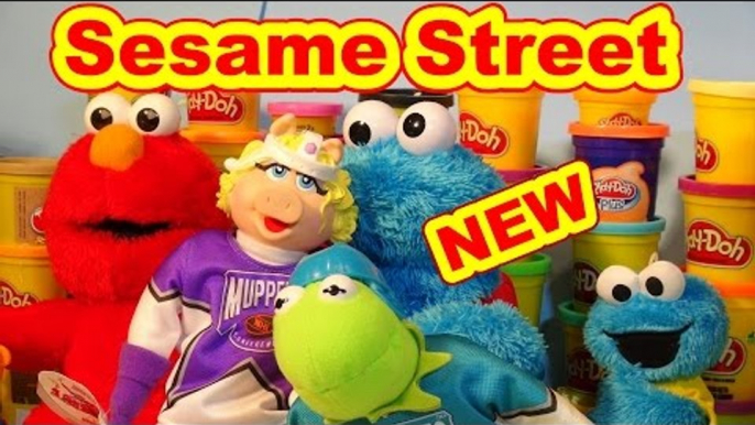 Sesame Street Unboxing Miss Piggy and Kermit The Frog McDonalds Toys Collectors Edition