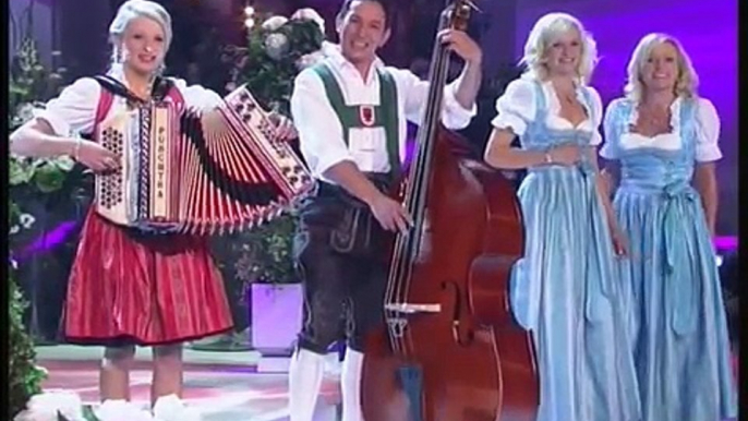 [HQ] - Geschwister Niederbacher - Ein Lied für Mama - Grand Prix der Volksmusik 2010