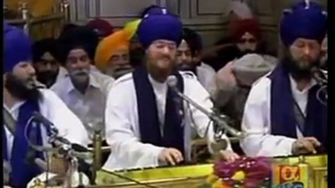 Ab Gur Ramdas Ko - Chardi Kala Jatha - Live Sri Harmandir Sahib