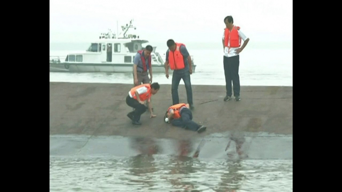 Ship with over 450 on board sinks in China's Yangtze