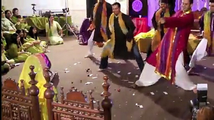 Pakistani Wedding BRIDE & GROOM Dance On Mehndi Night _Mere Nal A Ja Sohniey_ (HD) -