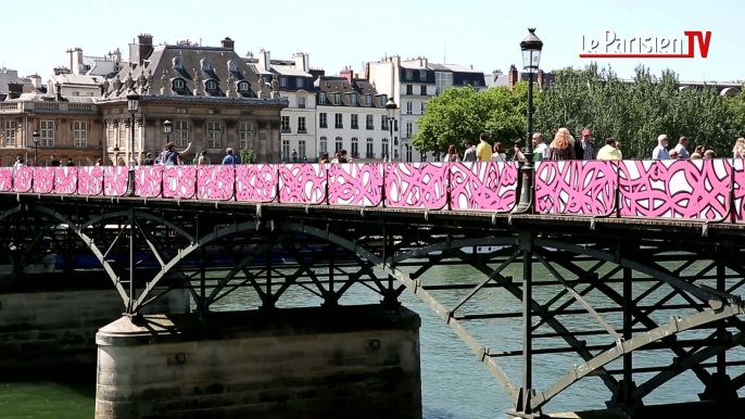 Sans ses cadenas, le Pont des Arts séduit moins les touristes