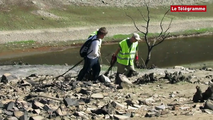 Lac de Guerlédan. Opération nettoyage