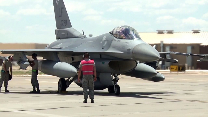 F-16 Fighting Falcons • Holloman Air Force Base • WAR NEWS TODAY