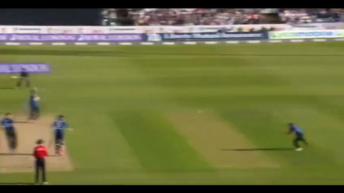 Ross Taylor took a fantastic diving catch Eng v NZ