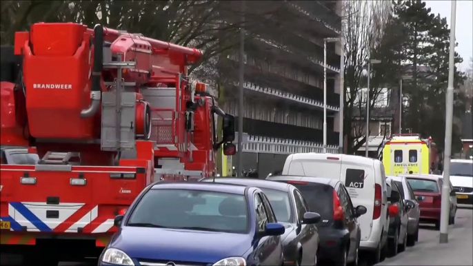 Hulpdiensten met spoed naar reanimatie in Rotterdam + beelden TP + spoed naar zkh