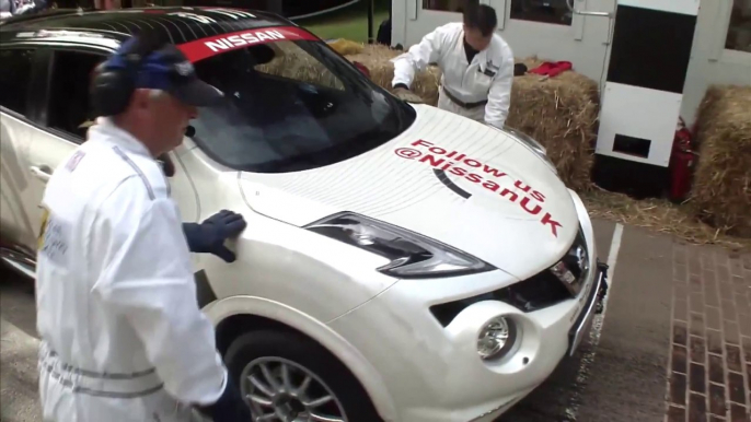 Record du monde de vitesse en voiture sur 2 roues - Nissan Juke RS Nismo