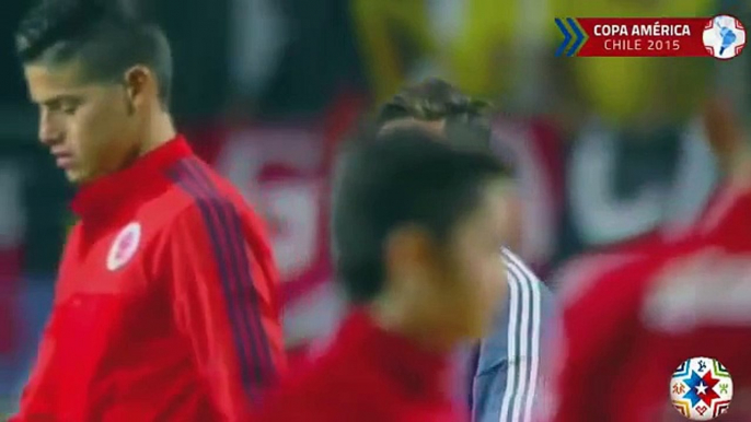 La mirada retadora de Messi a James Rodriguez • Argentina - Colombia Copa América 2015