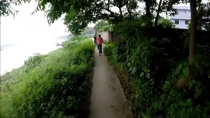Cycling Hanoi Back Roads to Visit Countryside Rural Villages with LOTUSSIA Bicycle Day Tours