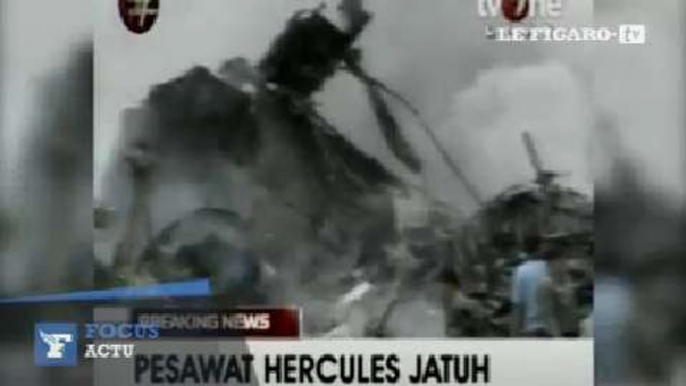 Indonésie : un avion militaire s'écrase dans une zone résidentielle
