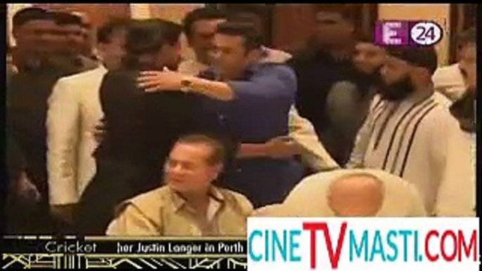 Srk Salman Ki Iftaar Party 30th June 2015 CineTvMasti.Com