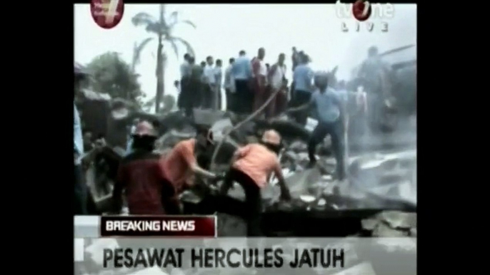 Indonésie : un avion militaire s'écrase dans une zone habitée
