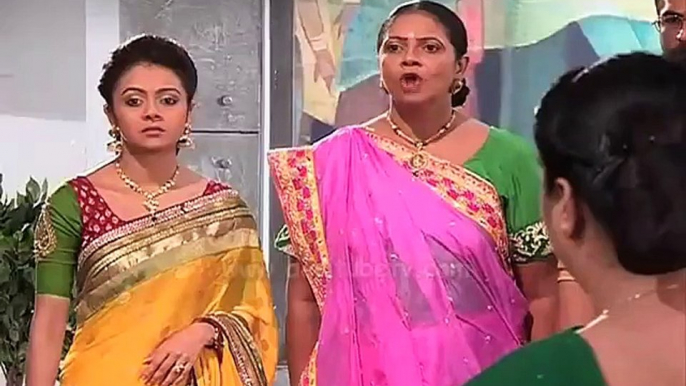 Saath Nibhaana Saathiya: Meera Is Mopping The Floor, Watch Latest Episode 1st July 2015