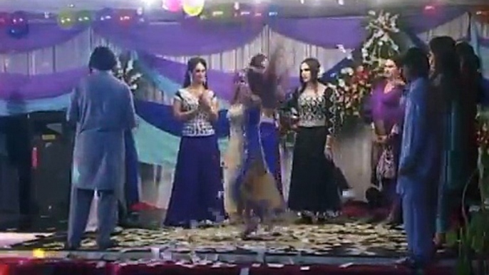 Pakistani Gril Sana Aoutstanding Dance video in Wading Party