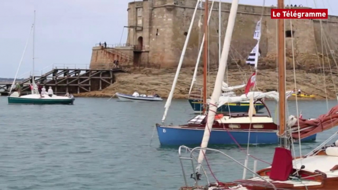 Entre Terre et Mer. Le château du Taureau, point de ralliement des bateaux