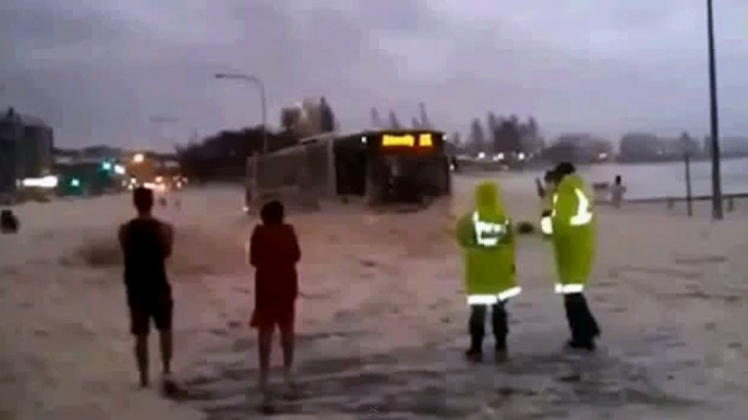 Foam Car "Ninja Car" Nearly hits cops QUEENSLAND FLOODS 'Sea Foam'