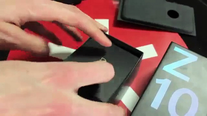 Telus BlackBerry Z10 Unboxing