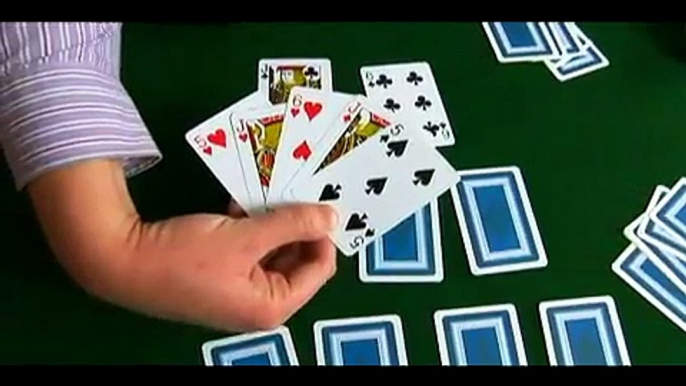 How to Play Pyramid Poker : Playing Pyramid Poker Early in the Hand