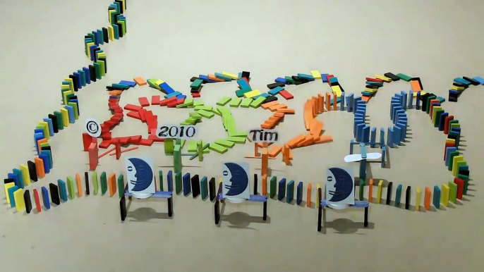 Impressive display of kinetic energy - Dominos & Objects