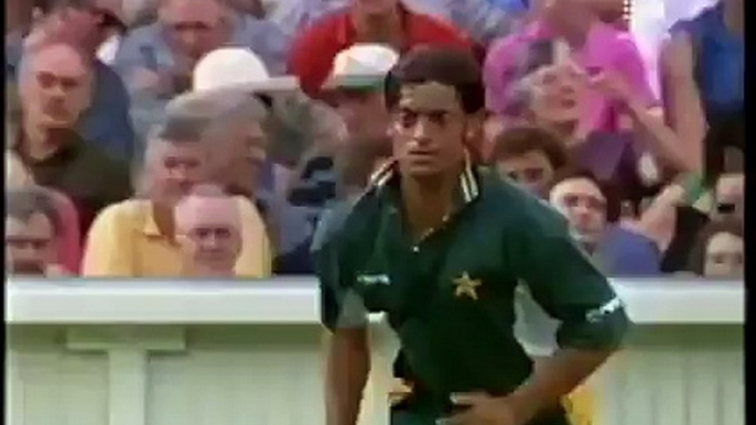 10 wickets you haven't seen from Shoaib Akhtar