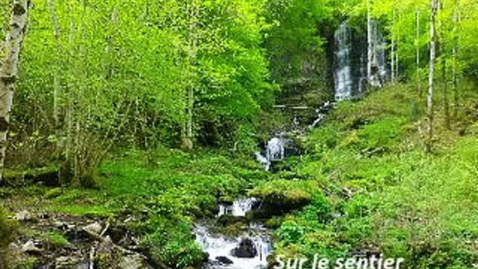 Randonnée Ariège Pyrénées, la Cascade d'Arcouzan dans le Couserans.