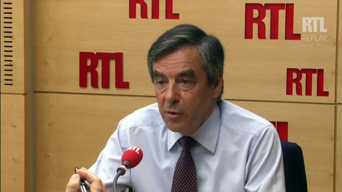 "François Hollande est un maillon faible" dans la crise grecque, dit François Fillon