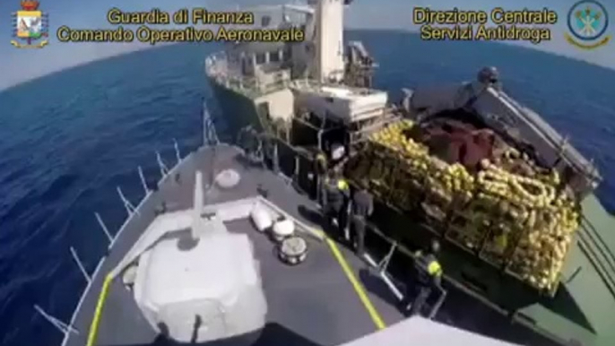 Pantelleria - sequestrate 6 tonnellate di stupefacenti, 6 arresti