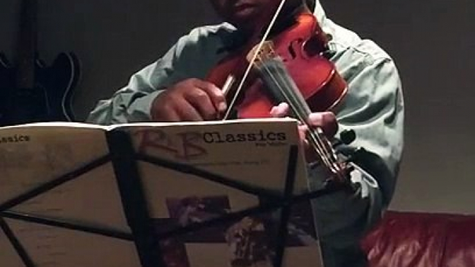 11 year old soul violinist playing "Soul Finger"