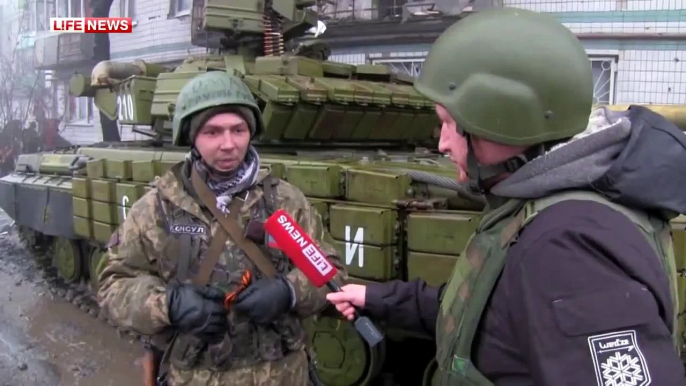 Ополченец ДНР: Командование ВСУ бросило своих солдат "на убой". 20.01.2015. Ополченцы, Новороссия.