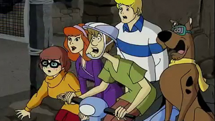 what's new scooby-doo chase scene: hal capito