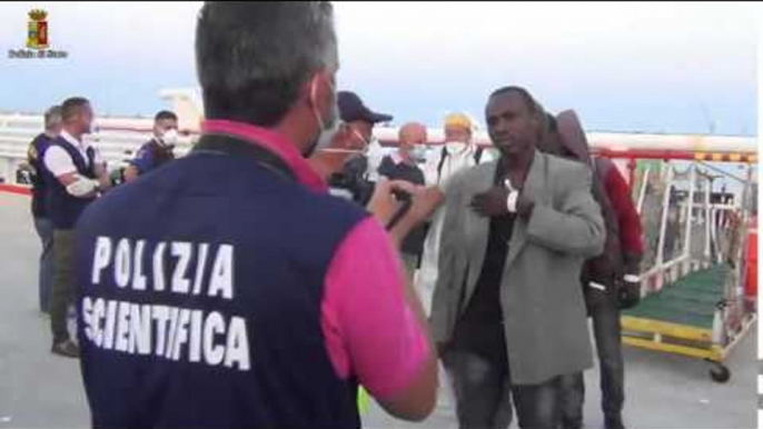 Pozzallo e Ragusa - Migranti, individuati scafisti (13.07.15)