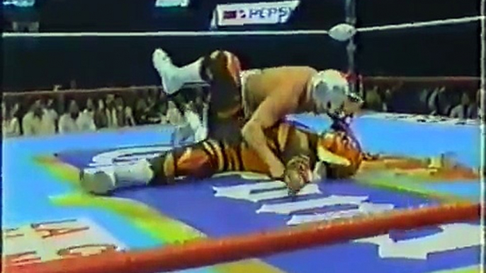 El Hijo del Santo vs. Felino - CMLL 7/25/97