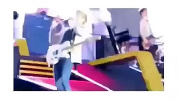 Niall Horan singing Zayn Malik's Solo