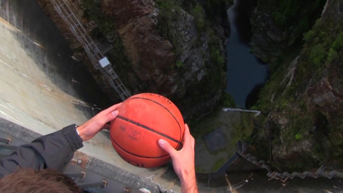 Expérience impressionnante avec un ballon de basket - Effet Magnus expliqué